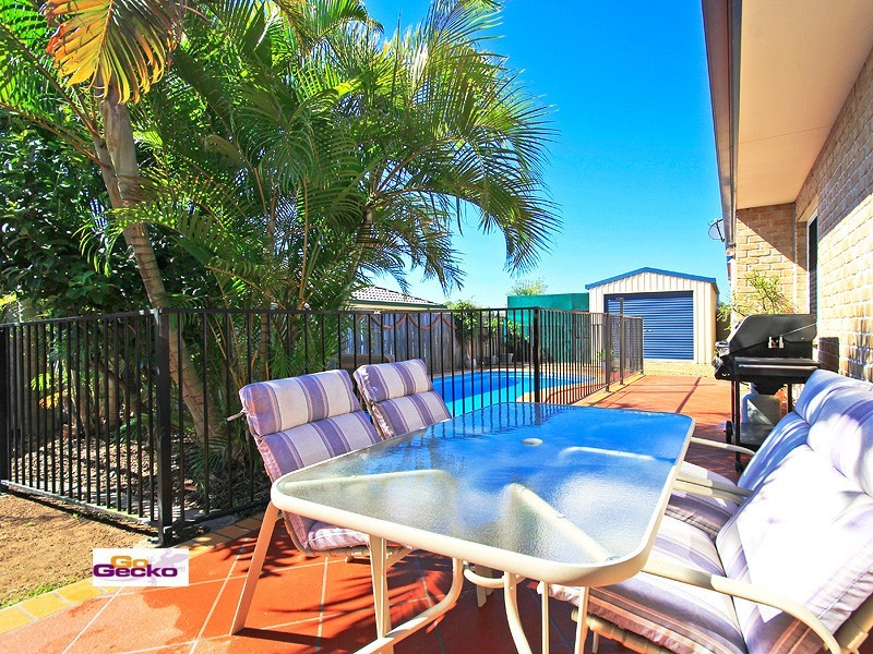 30 Samantha Street, Wynnum West QLD 4178