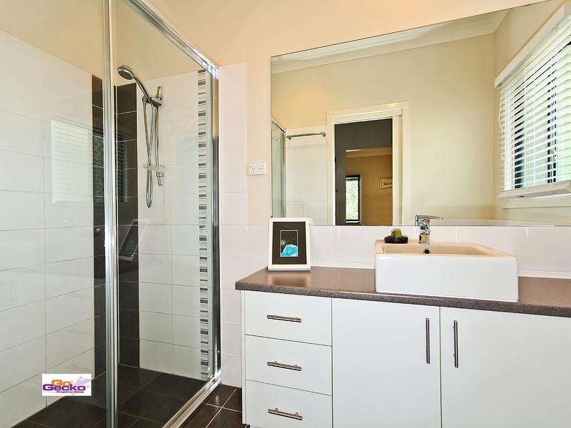 11 Radius Street, Wynnum QLD 4178