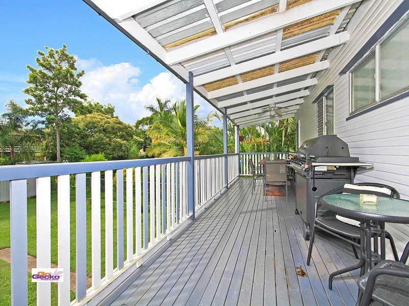 11 Loynes Street, Wynnum West QLD 4178