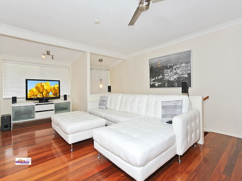 11 Loynes Street, Wynnum West QLD 4178