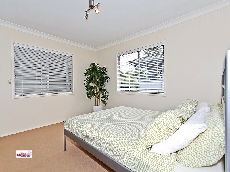 11 Loynes Street, Wynnum West QLD 4178