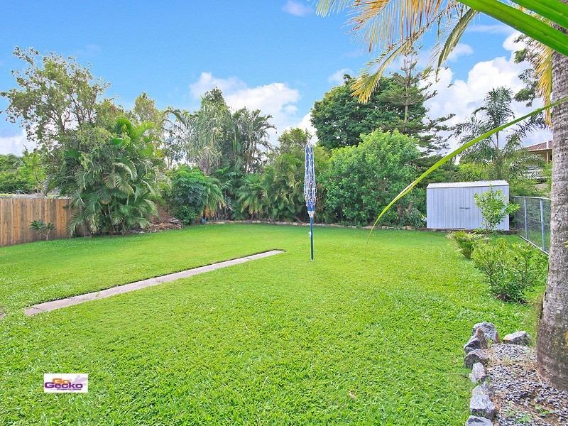 11 Loynes Street, Wynnum West QLD 4178