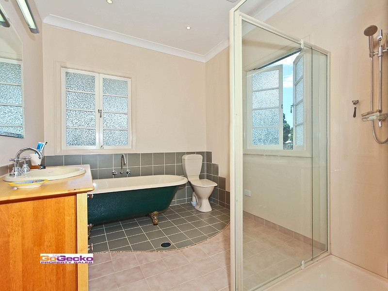 69 Selina Street, Wynnum QLD 4178