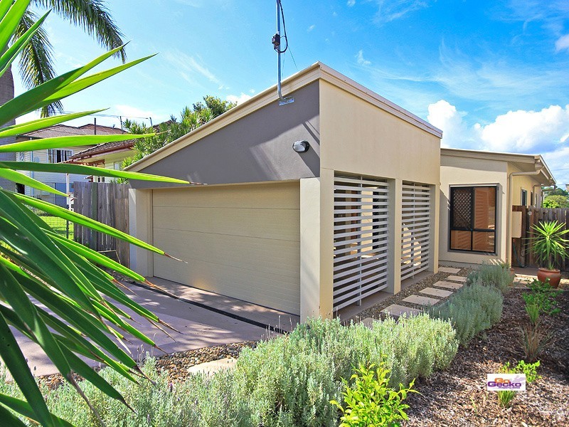 14 Montrose Parade, Wynnum West QLD 4178