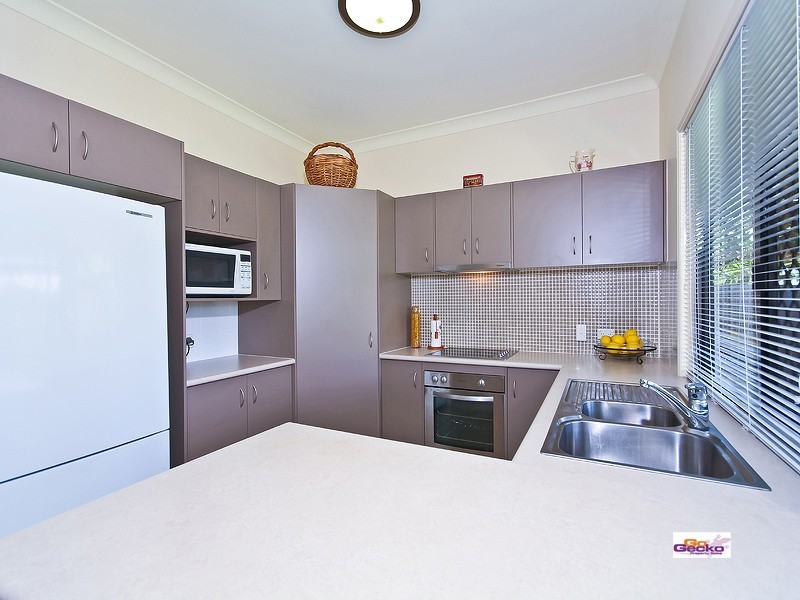 14 Montrose Parade, Wynnum West QLD 4178