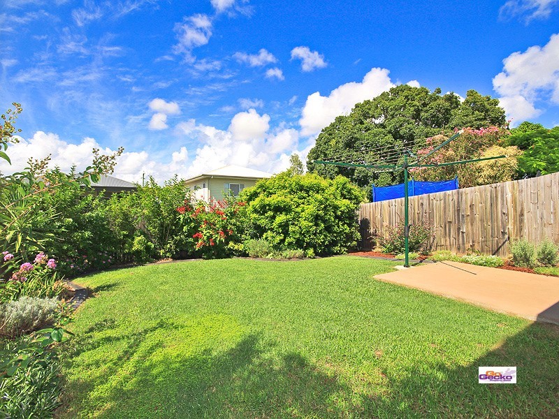 14 Montrose Parade, Wynnum West QLD 4178
