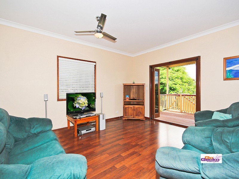 9 Grainger Avenue, Wynnum QLD 4178