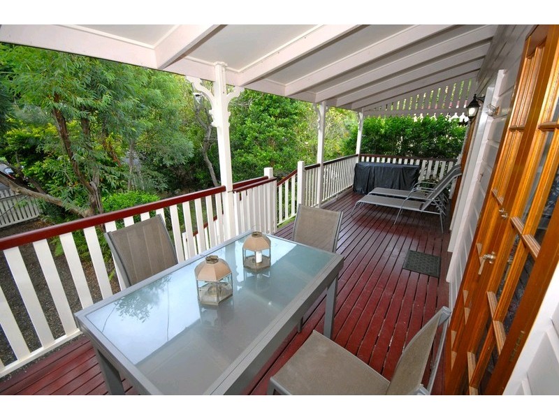 12 Haylock Street, Wynnum QLD 4178