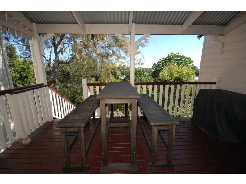 12 Haylock Street, Wynnum QLD 4178