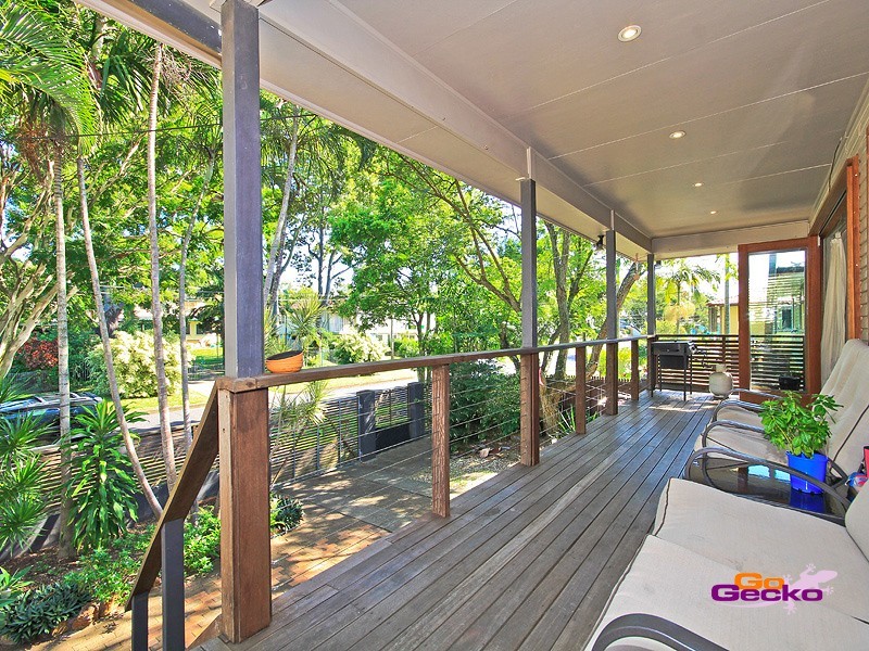 8 Herswell Avenue, Wynnum West QLD 4178