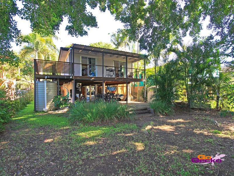 8 Herswell Avenue, Wynnum West QLD 4178