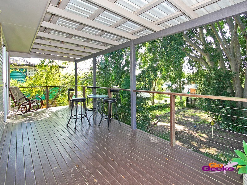 8 Herswell Avenue, Wynnum West QLD 4178
