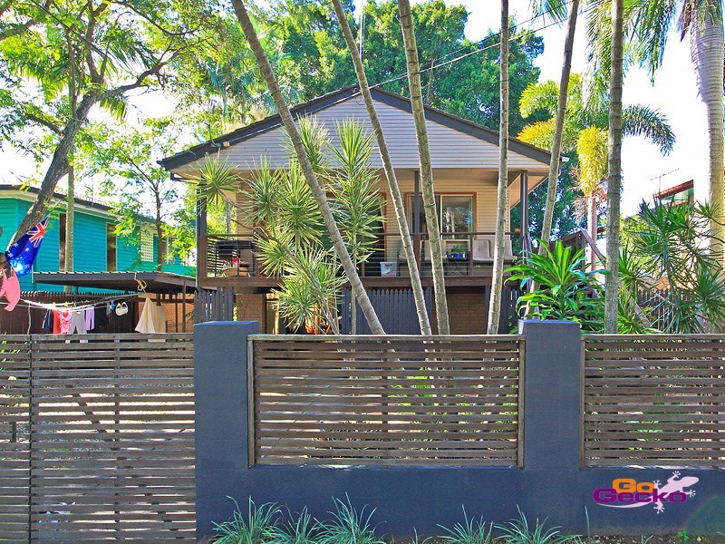 8 Herswell Avenue, Wynnum West QLD 4178