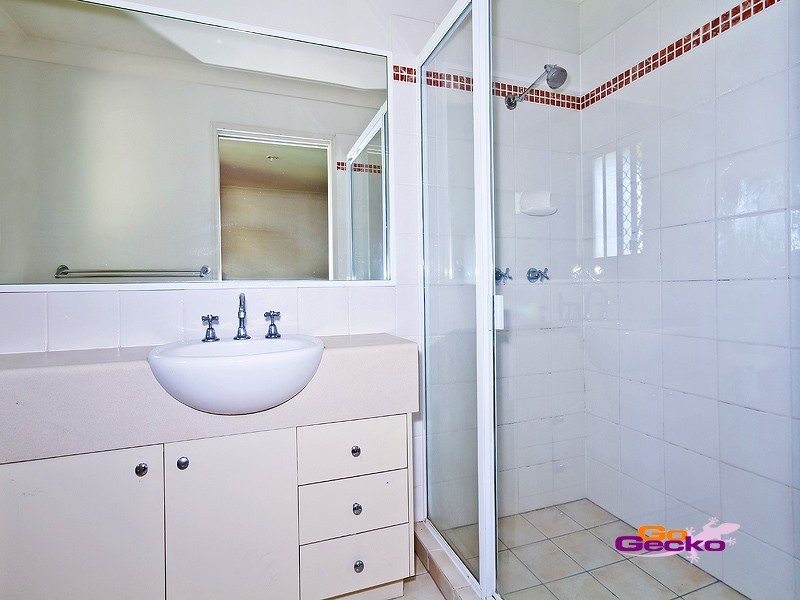 16 Jacqueline Street, Wynnum West QLD 4178