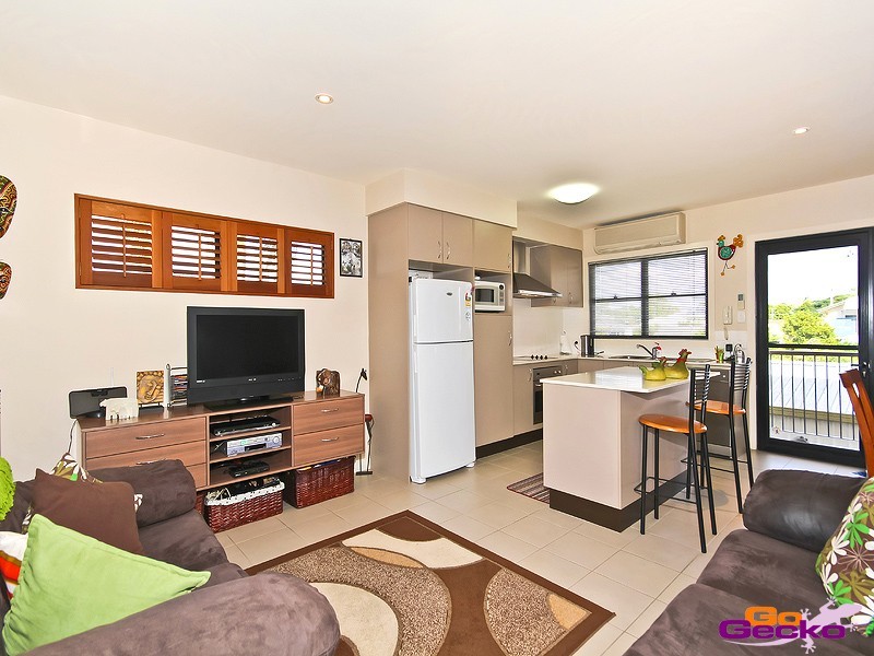 4/6 Emsworth Street, Wynnum QLD 4178