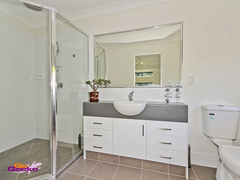 13 Treetop Place, Manly West QLD 4179