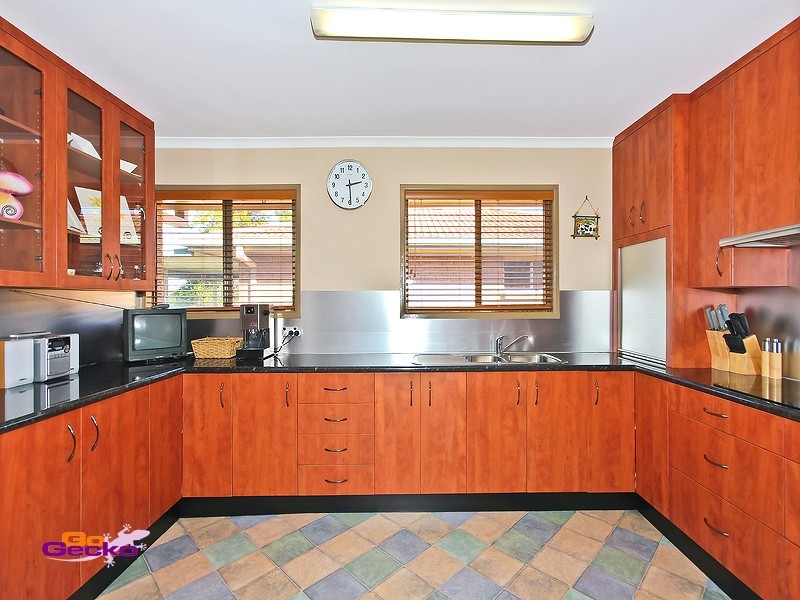 5 Nemarra Street, Wynnum West QLD 4178