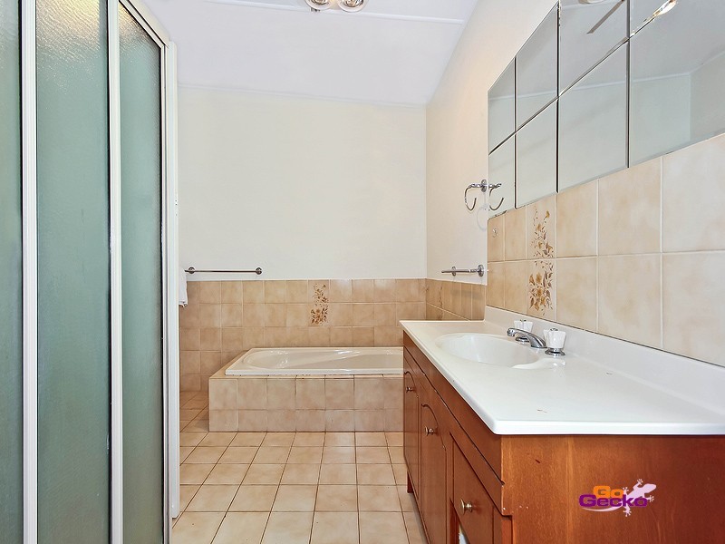 38 Bulgin Avenue, Wynnum West QLD 4178