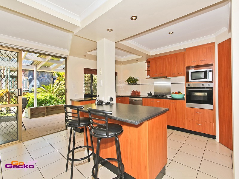 2 Talegalla Street, Wynnum West QLD 4178