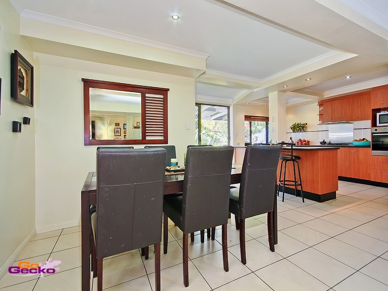 2 Talegalla Street, Wynnum West QLD 4178