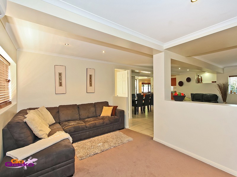 2 Talegalla Street, Wynnum West QLD 4178