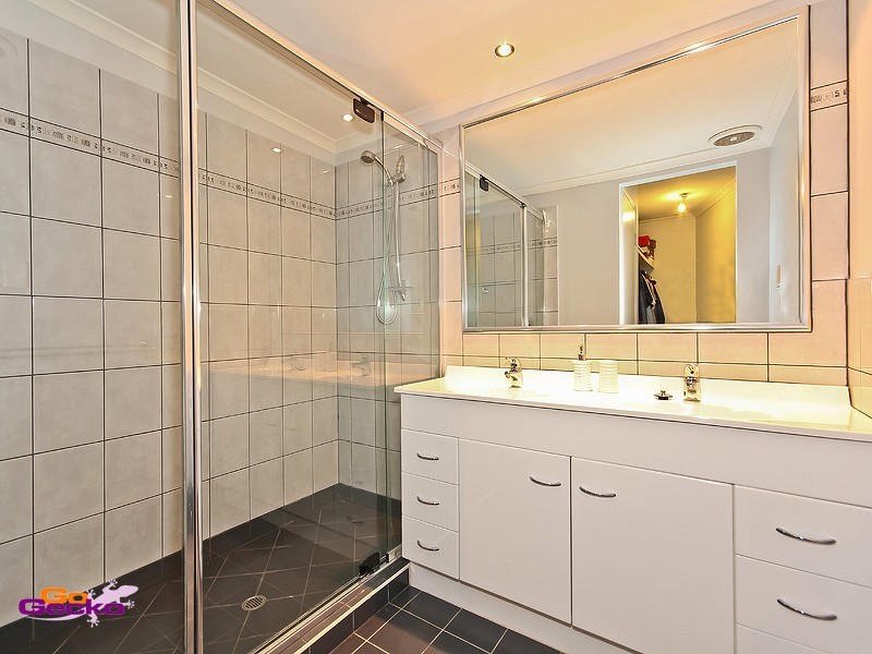 2 Talegalla Street, Wynnum West QLD 4178