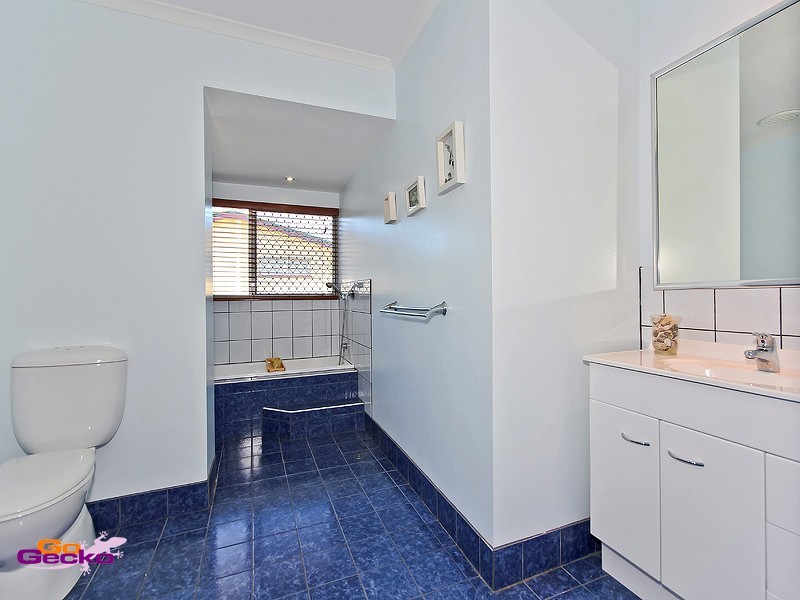 2 Talegalla Street, Wynnum West QLD 4178