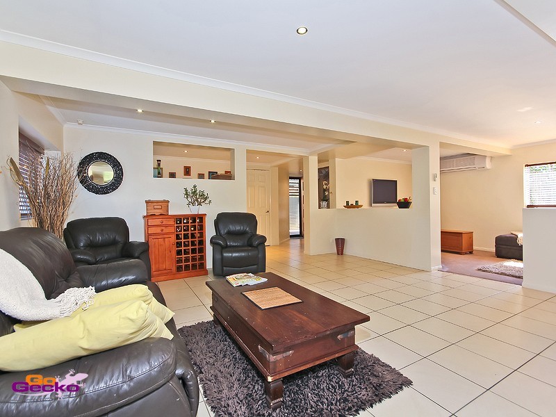 2 Talegalla Street, Wynnum West QLD 4178