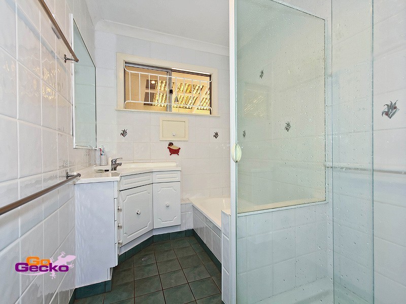 109 Kianawah Road, Wynnum West QLD 4178