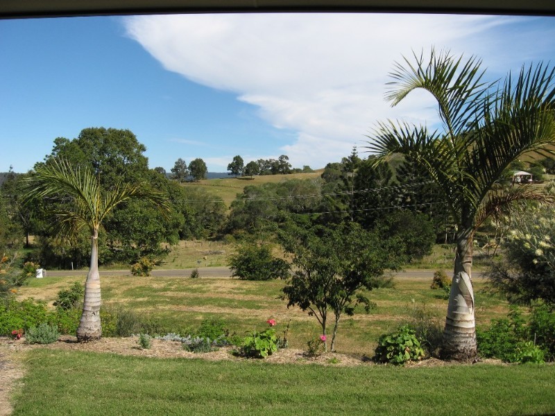 202 Allen Road, Chatsworth QLD 4570