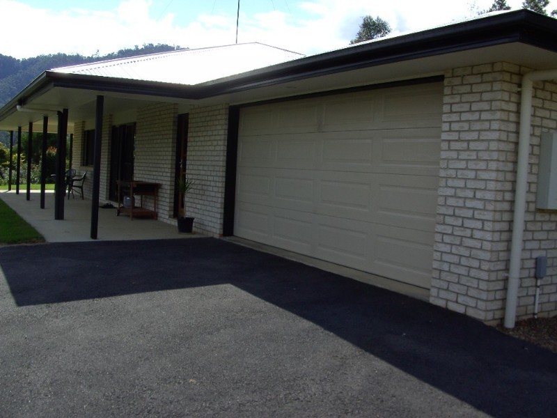 202 Allen Road, Chatsworth QLD 4570