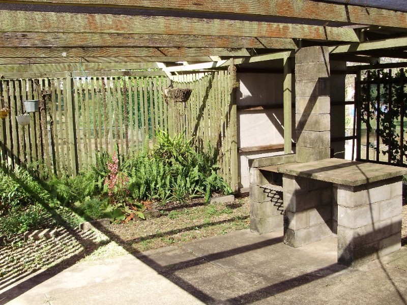 22 Leonard Street, Southside QLD 4570