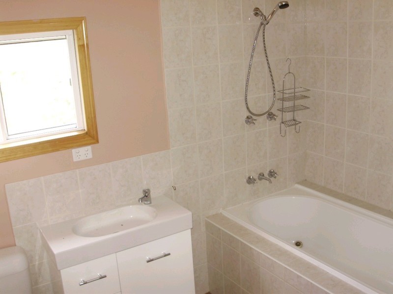 1 Tarragon Road, The Palms QLD 4570