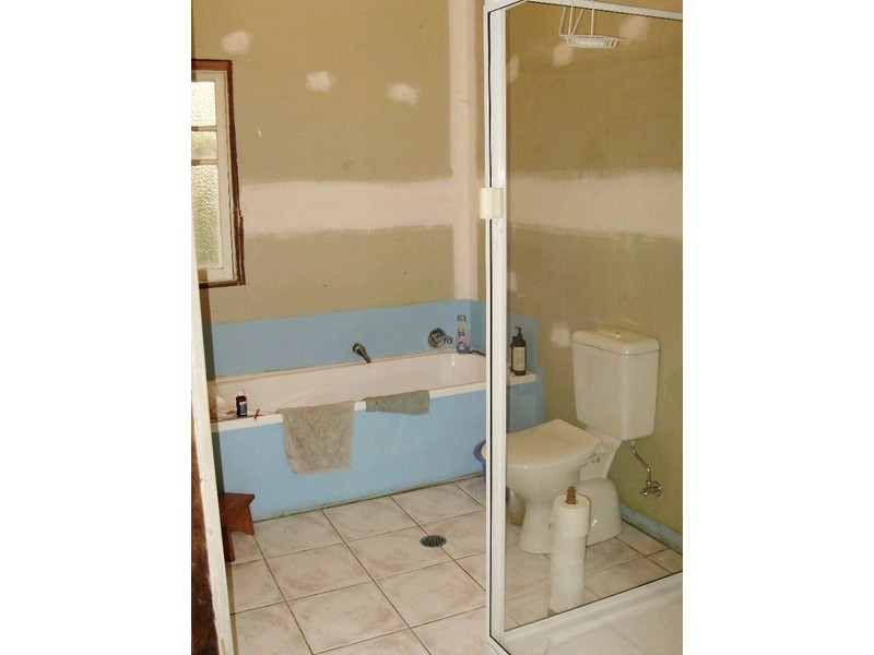 23 Sunray Road, Mothar Mountain QLD 4570