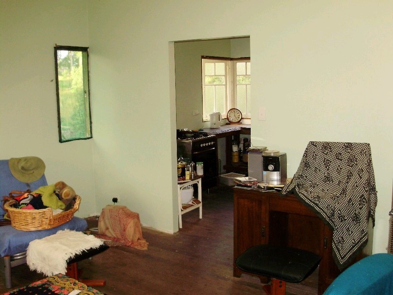 23 Sunray Road, Mothar Mountain QLD 4570