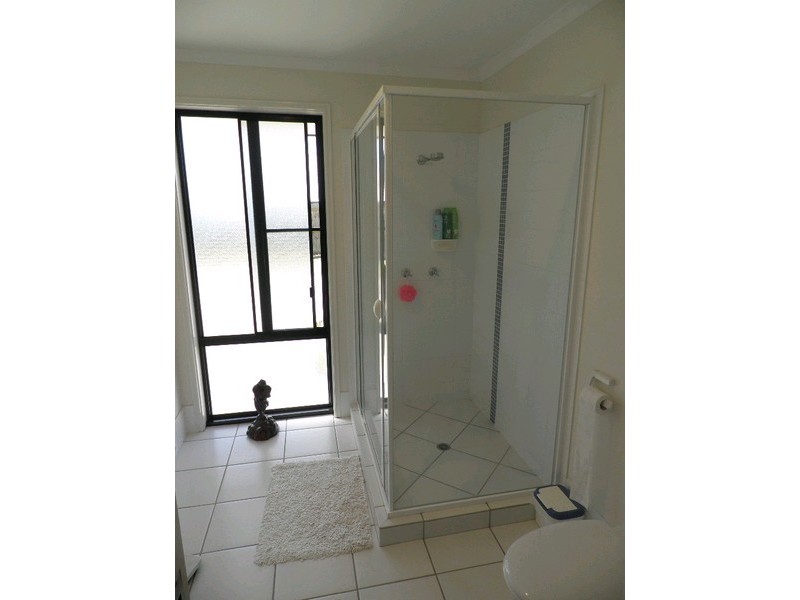 6 LAPIS COURT, Southside QLD 4570