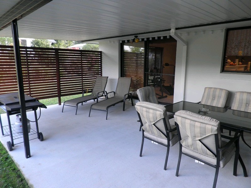 6 LAPIS COURT, Southside QLD 4570