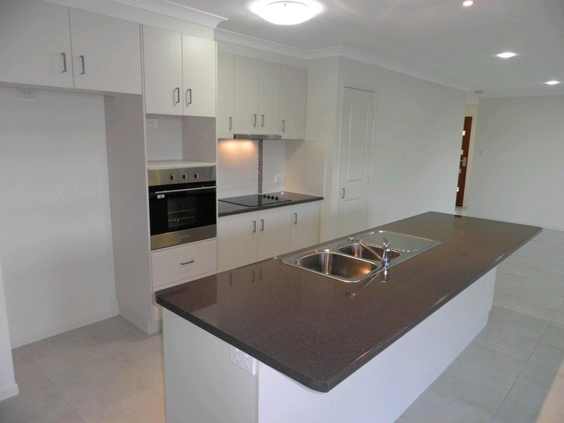 11 Park View Close, Southside QLD 4570