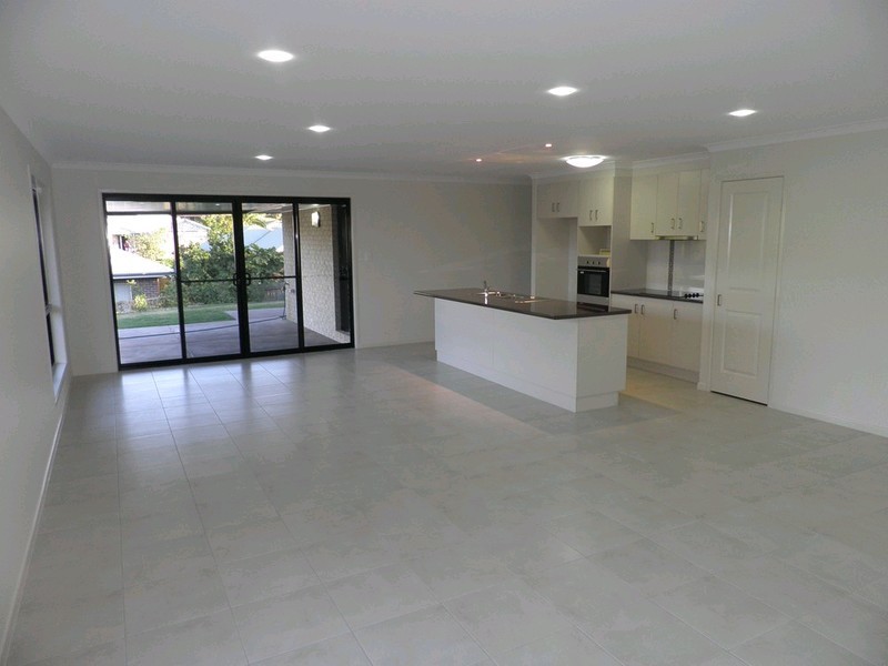 11 Park View Close, Southside QLD 4570