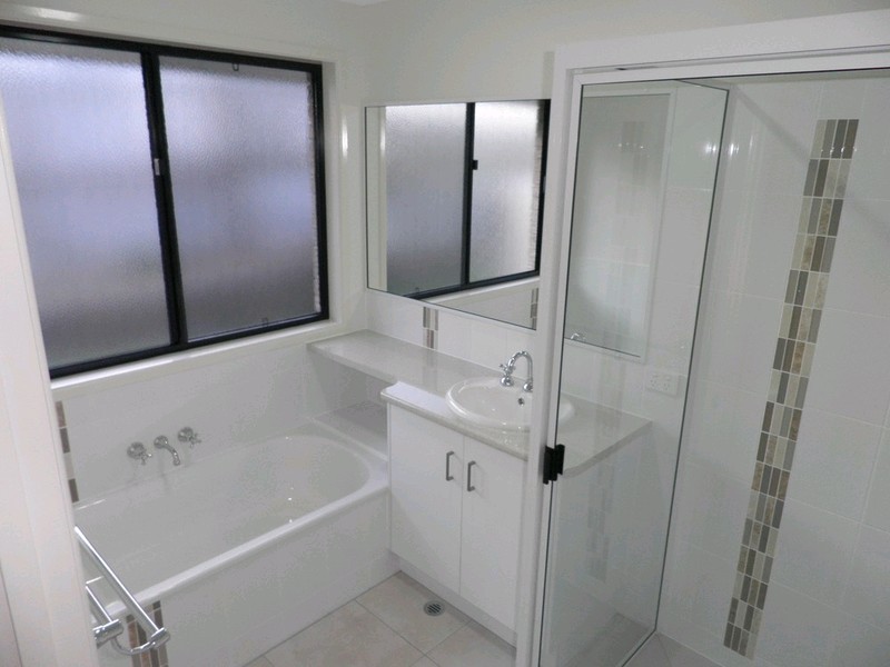11 Park View Close, Southside QLD 4570