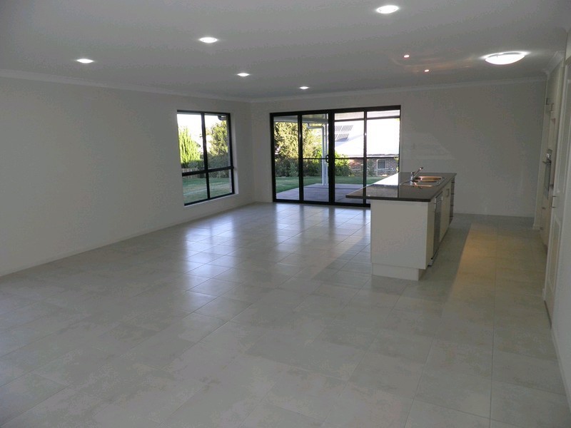 11 Park View Close, Southside QLD 4570