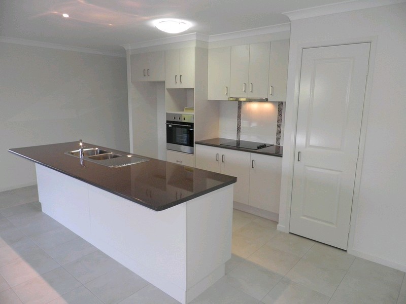 11 Park View Close, Southside QLD 4570