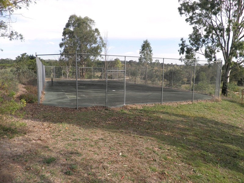 98 Bill James Road, Chatsworth QLD 4570