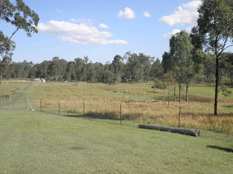 18 Dan Meurant Drive, Curra QLD 4570