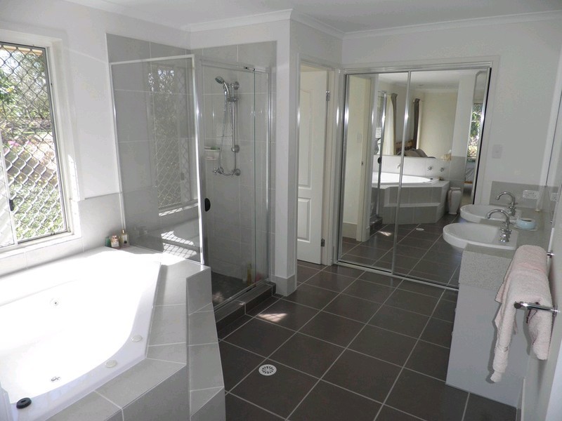 10 Sturgess Road, Pie Creek QLD 4570