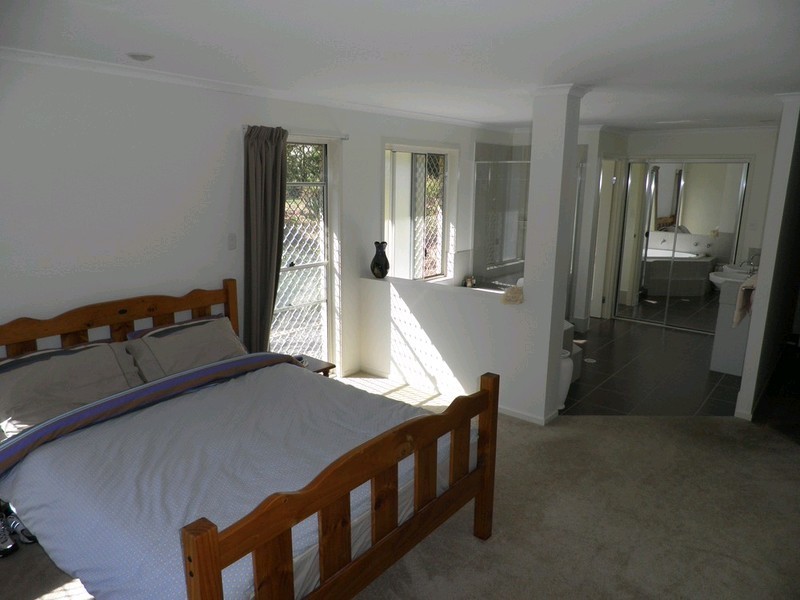 10 Sturgess Road, Pie Creek QLD 4570