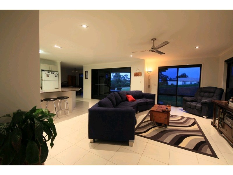 11 Presidential Avenue, Southside QLD 4570