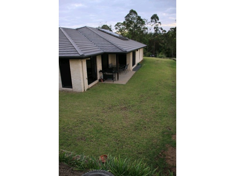 11 Presidential Avenue, Southside QLD 4570