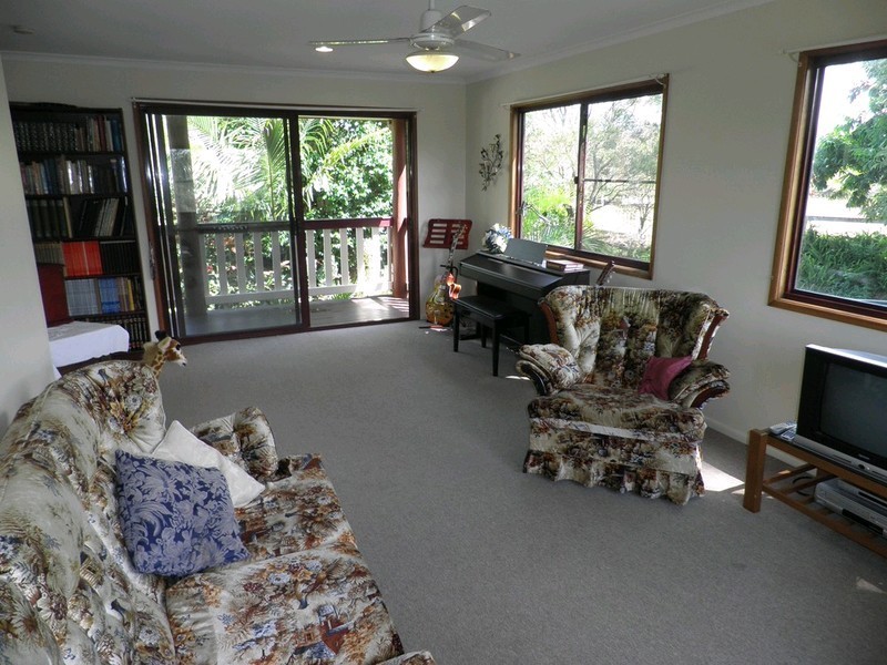 1 Karen Road, Tamaree QLD 4570