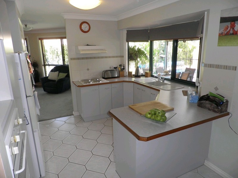 28 Emerald Drive, Southside QLD 4570